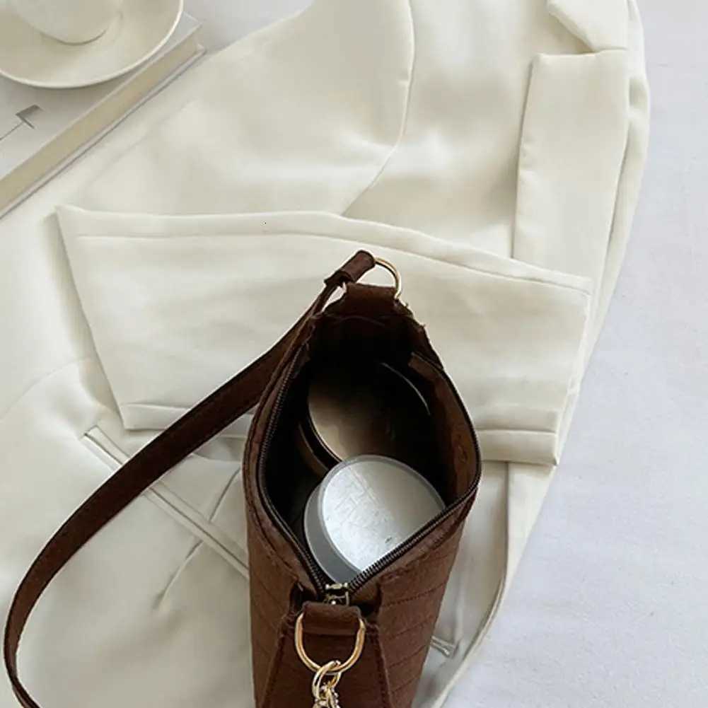 Mini Women Shoulder Bags Fashion Felt Womens Bag Design Advanced Underarm Handbags Mini Saddle Bag W250911