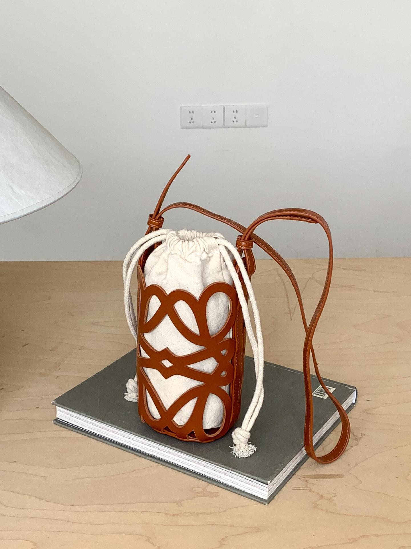 2025 Free shipping designer bags for womens Shoulder bags brown black New trendy printed one shoulder crossbody versatile hand-held small square bag