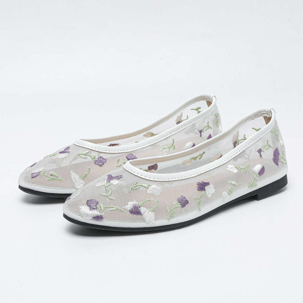 35-45 Plus Size Women's Designer Shoe Round Toe Shallow Mouth Non-Slip Flat Spring Summer Fashionable Grandma Shoes Breathable Outdoor Wear