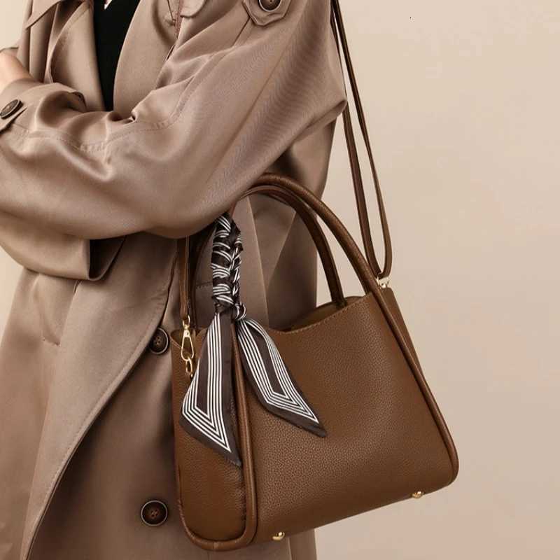 Handbag Bag Womens 2025 New Vegetable Basket for Mother Atmospheric Crossbody Bag Bucket Bag Z250911