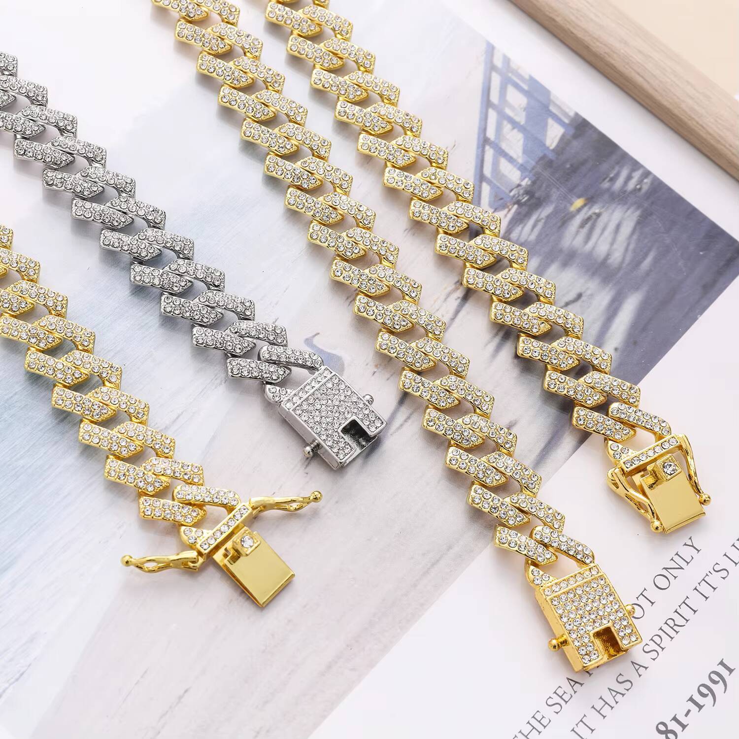 Wholesale 15mm Alloy Miami Cuban Link With Iced Out Bling Diamond Charm Choker