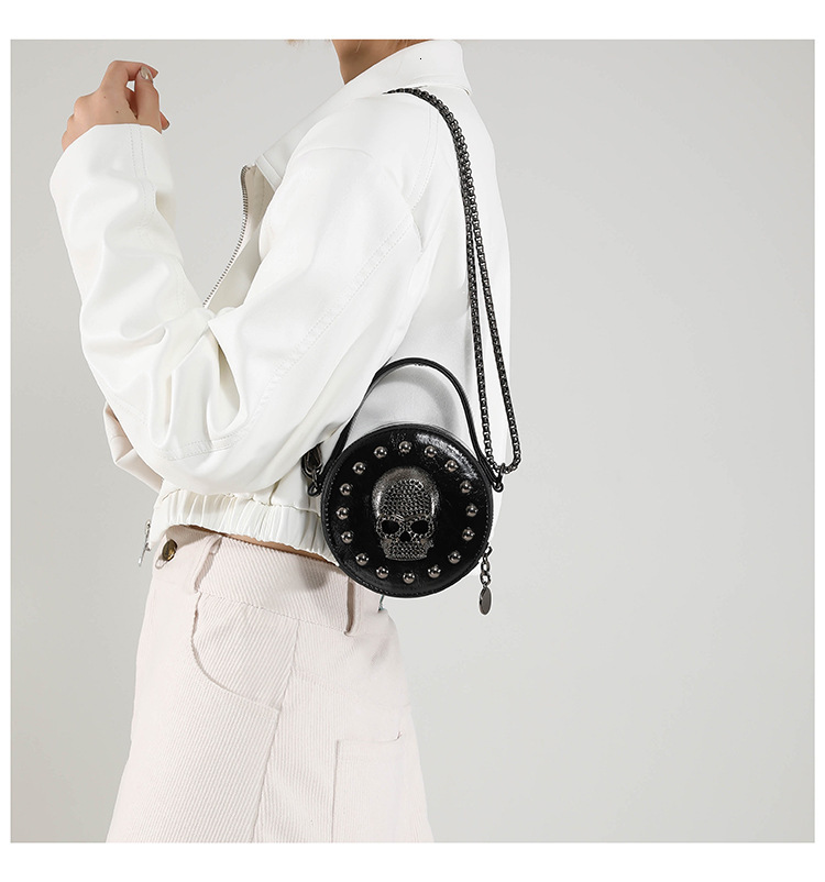 Halloween new mini handbag light luxury fashion atmosphere niche design skull personality trend women's shoulder bag leisure designer bag