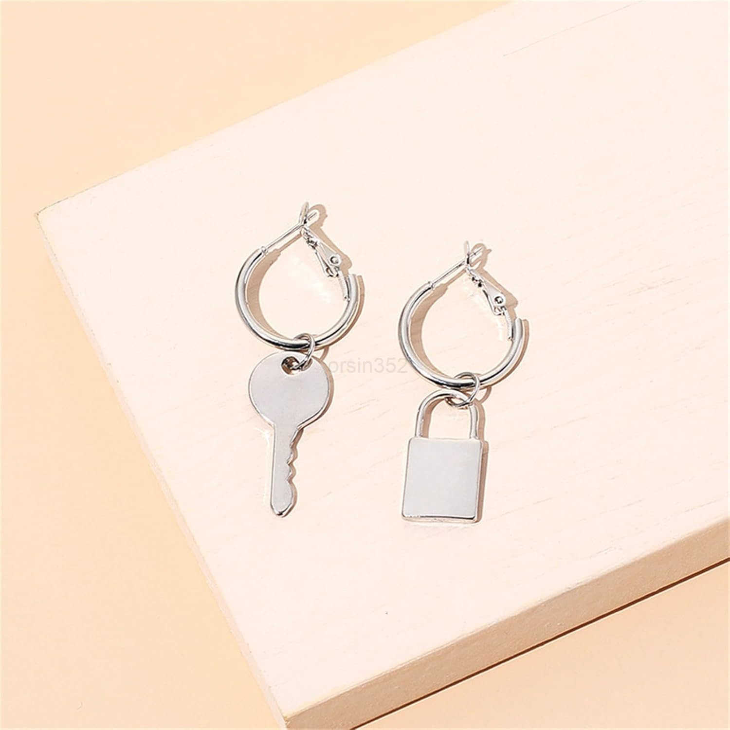 Lock Key Earrings for Women Elegent Asymmetric Punk Handmade Lightweight Statement Sterling Silver Hoop Earrings Wedding Birthday Jewelry GiftsW250911