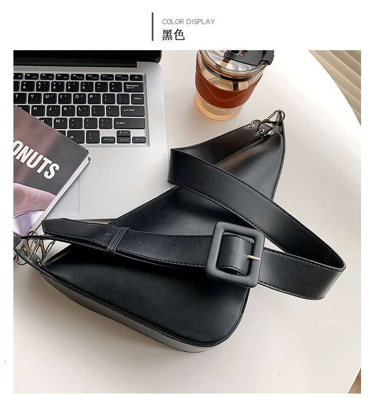 Triangular Women's 2023 Trendy New High-End Texture Niche Design Three-In-One Broadband Messenger Chest Bag Cross-Border