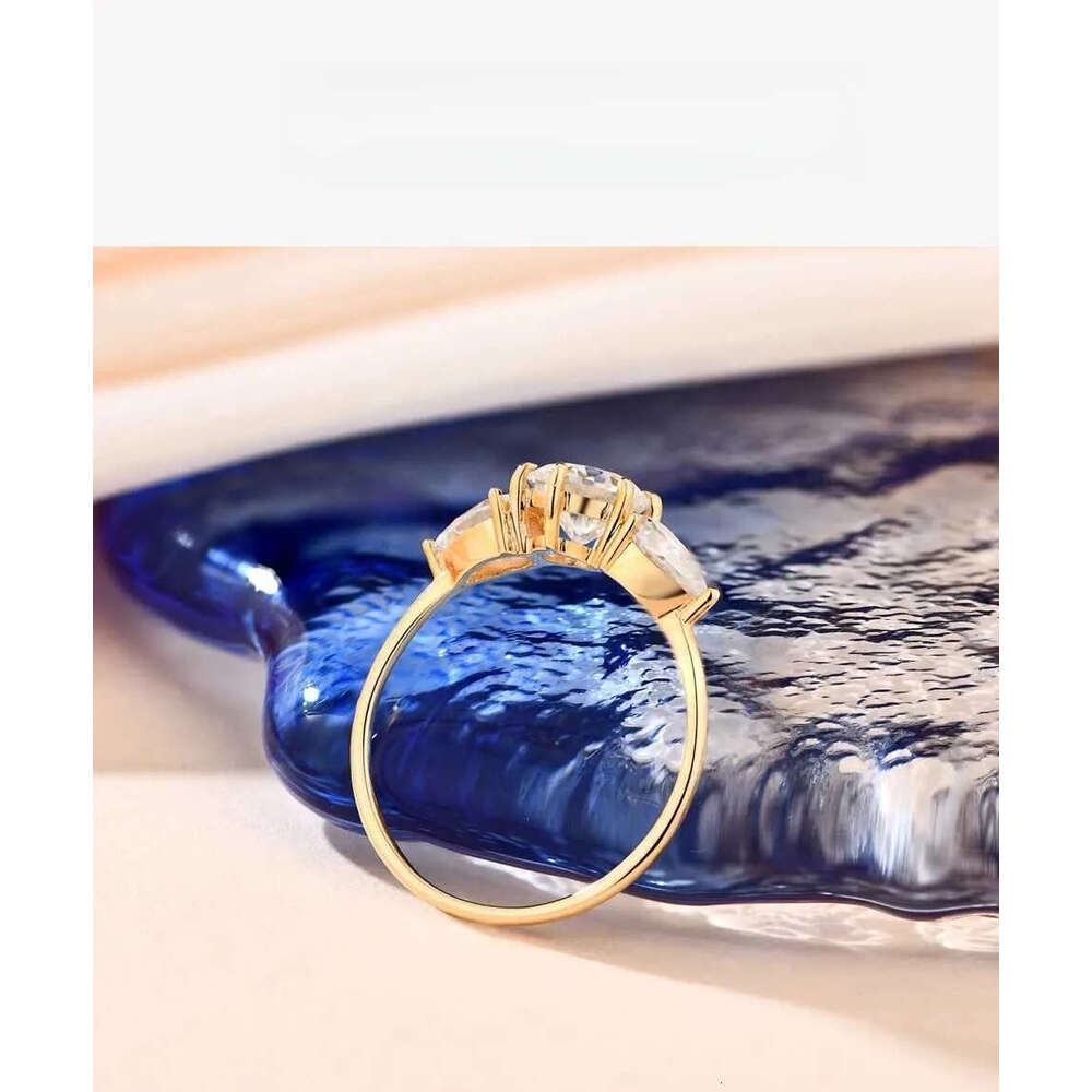 Cluster Attagems 2CT Moissanite Yellow Gold Plated Rings for Women D VVS1 Three Stone 6.5mm Round Ring Engagement Fine Wedding Jewelry L240910