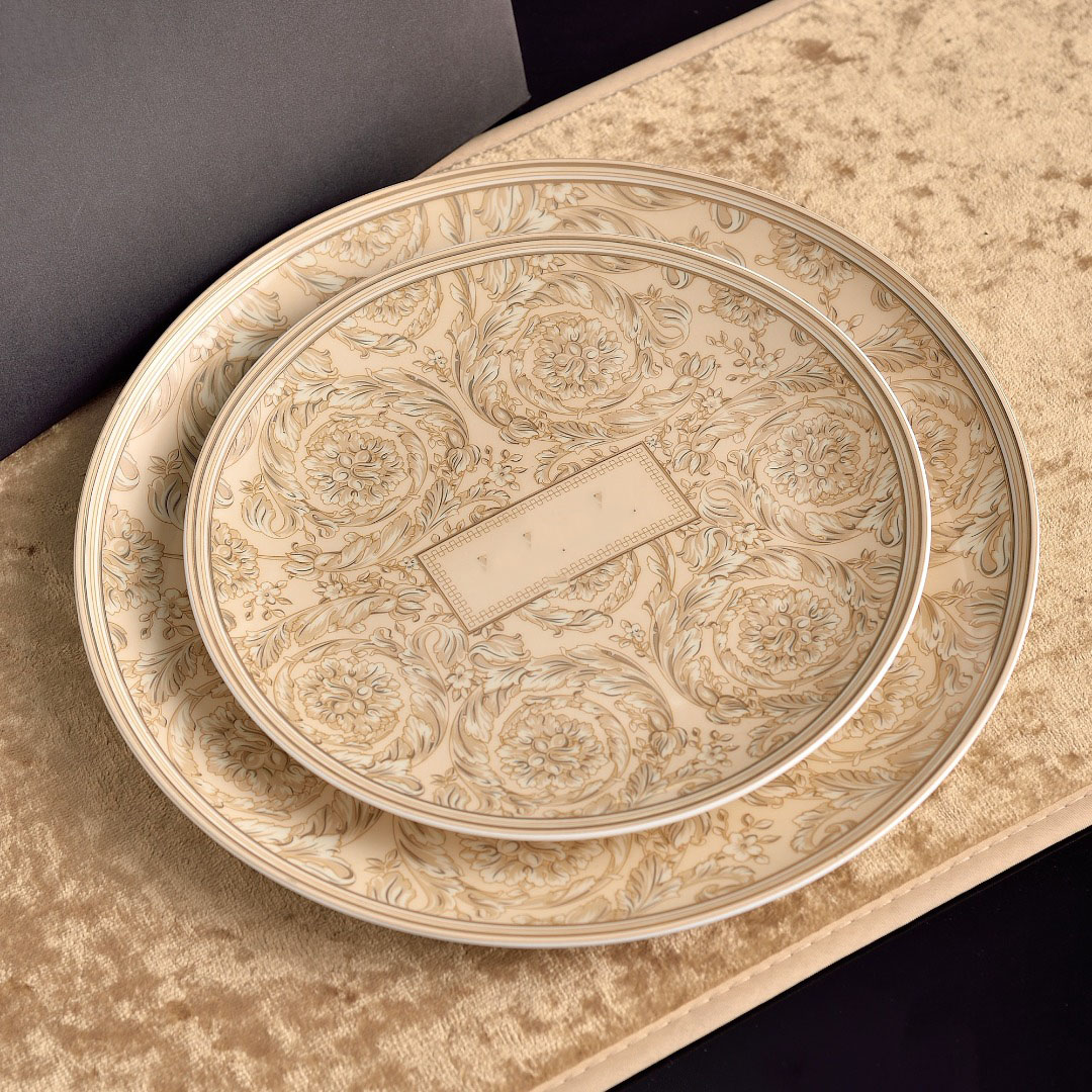 Elegant European Bone China 2-Piece Plate Set, Ideal for Special Occasions, Formal Gatherings, and Elegant Tea Parties with a Timeless Look