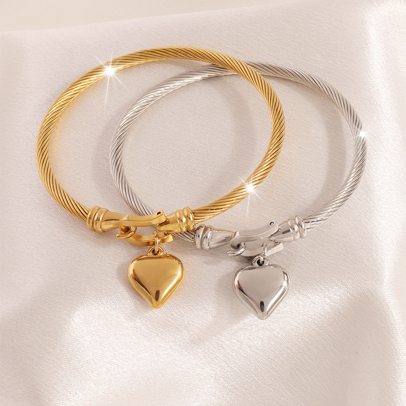 Designer Fashion Jewelry Twisted Bracelet Gold Plated Heart Charm Bangle Luxury Curb Chain Design Elastic Buckle Bangle Gift for Women Christmas Gift