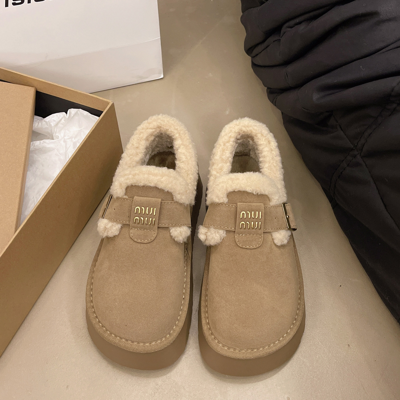 designer boots Thick Soled 2025 new Short Snow Boots Women Fleece Lined Warm Slip-On Loafers Cotton Shoes