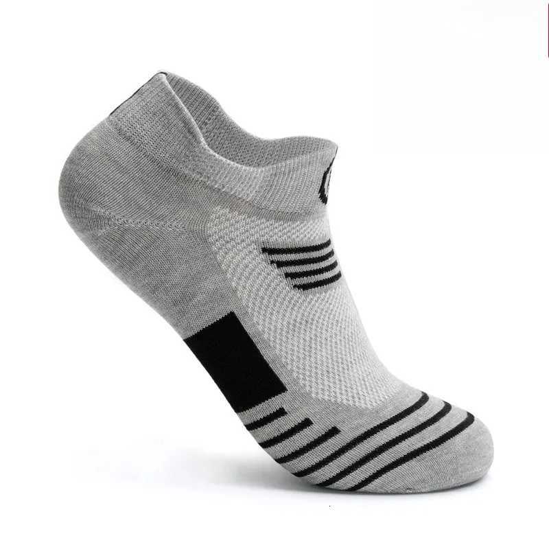 3 Pairs Mens Comfort Fit Cushion Performance Athletic Crew Socks For Outdoor Sports D250911