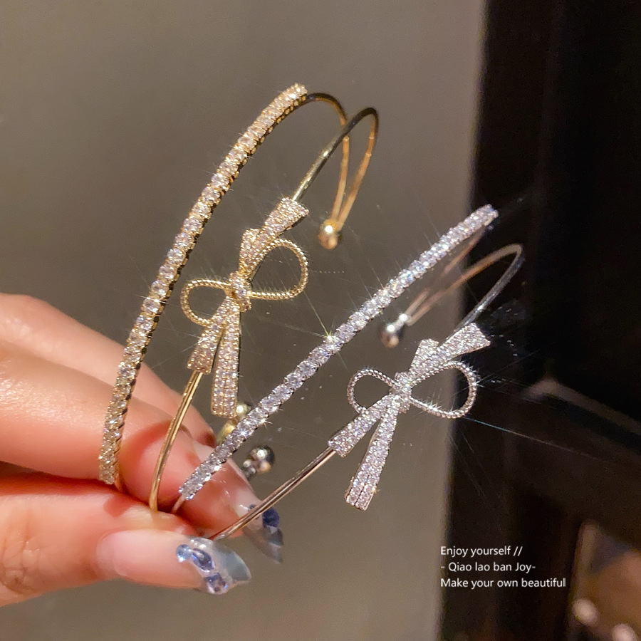 Gold - Toned Bangle With Bow - Shaped Crystal, Sparkly Pave Detail Delicate Daily & Elegant Jewelry Gift For Her High - Quality And Stylish Accessory