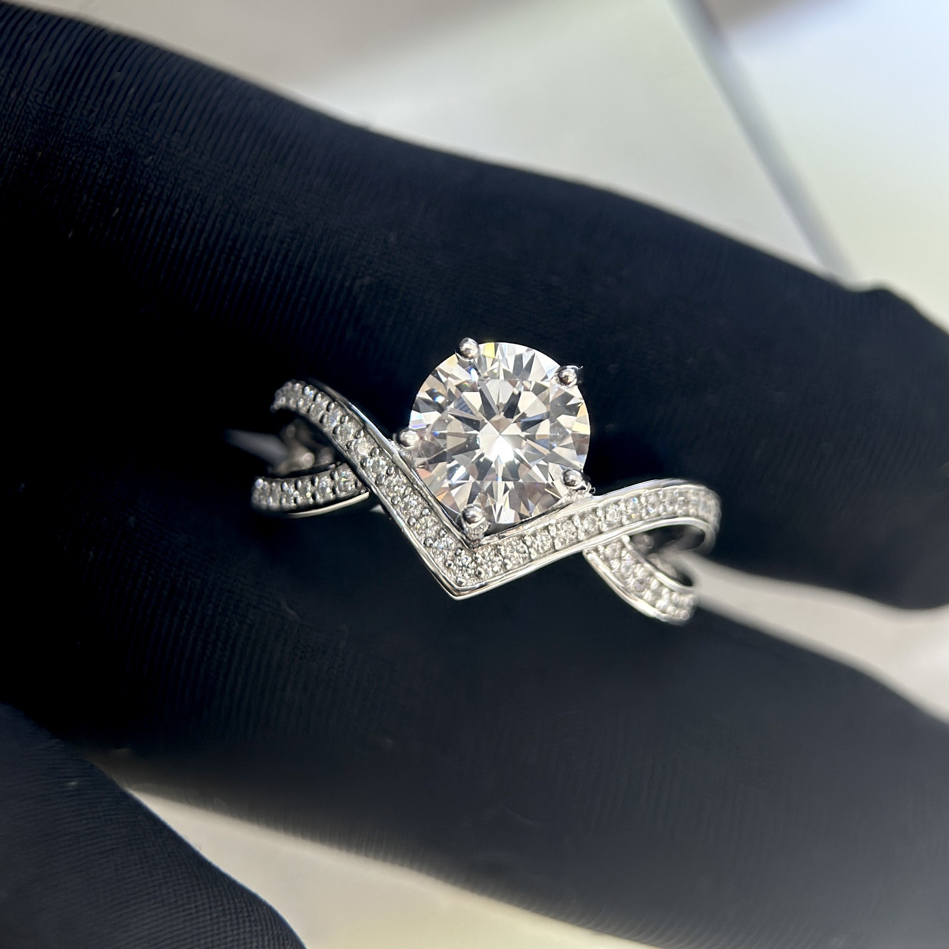 MT GRA 1CT Moissanite Ring for Women 925 Sterling Silver Engagement Wedding Ring High-quality Factory Wholesale with Gra Certificate