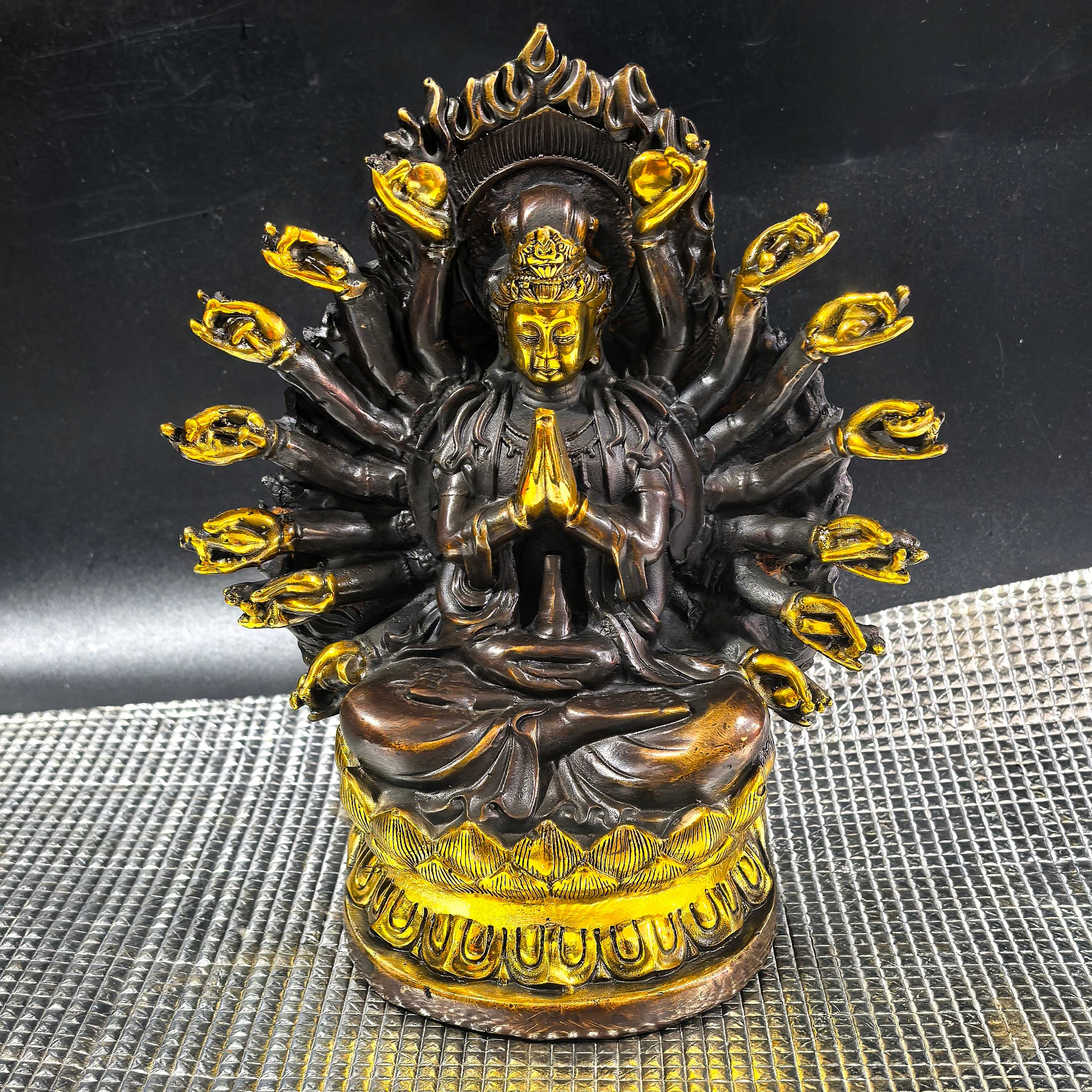 Antique bronze Thousand-armed Guanyin Bodhisattva pure copper ornaments seated statue of Guanyin Bodhisattva home Buddha statue worship