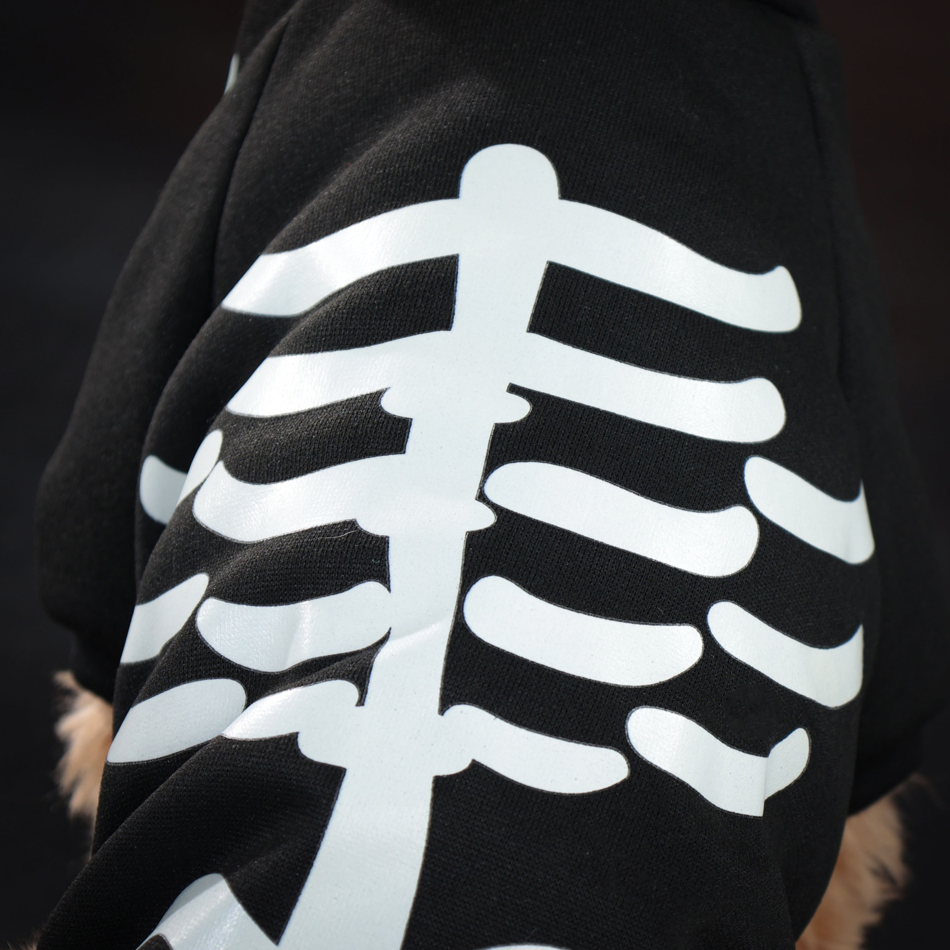 Halloween Glow-in-the-Dark Skeleton Dog Onesie, Pet Jumpsuit with Luminous Skull Print, for Dogs 1.5-8kg, Perfect for Halloween Parties, Festive Event