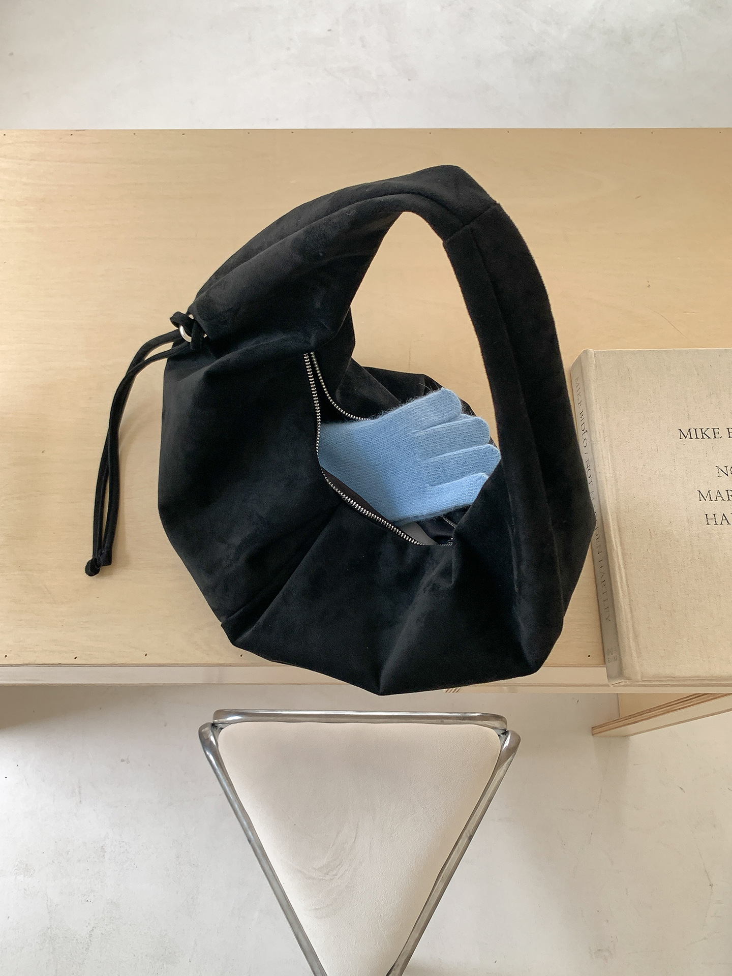 Free shipping designer Shoulder Bags Ladies shoulder bag versatile fashionable for autumn winter solid color handbag leather velvet bag