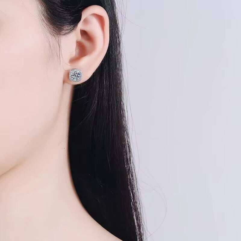 Wholesale in Stock S Sterling Sier Square Stud Earrings Waterproof D Color Moissanite for Women
