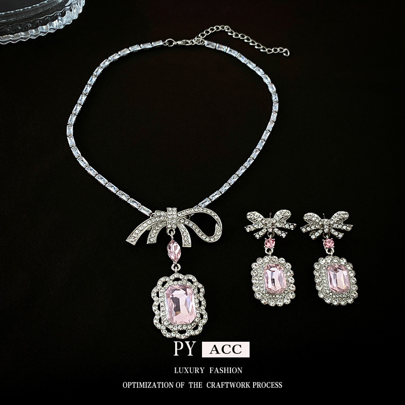 Luxury Brand Designer Jewelry Silver Needle Inlaid Diamond Square Bow Earrings Korean Sweet Fashion Stud Earrings Personality Temperament Versatile Ea