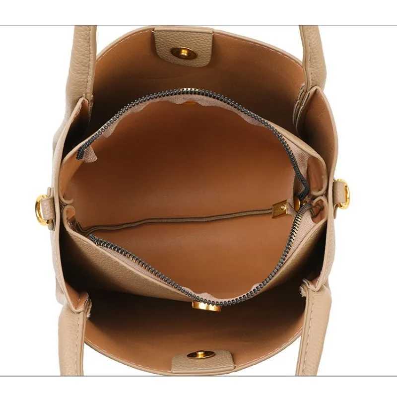 Handbag Bag Womens 2025 New Vegetable Basket for Mother Atmospheric Crossbody Bag Bucket Bag Z250911