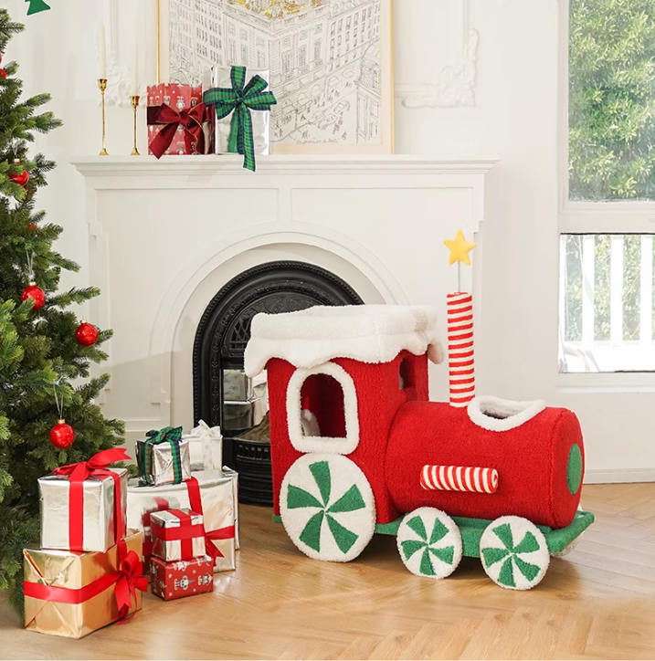 Comfortable Seasonal Shelter - Novelty Trainshape Kitten Nesting Spot Featuring a Play Area