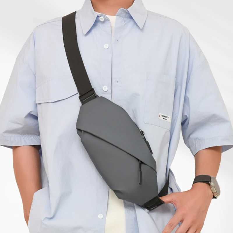 Fashionable Mens Chest Bag with Adjustable Shoulder Straps Suitable for Sports Mountaineering Daily Life and Other Scenarios Z250911
