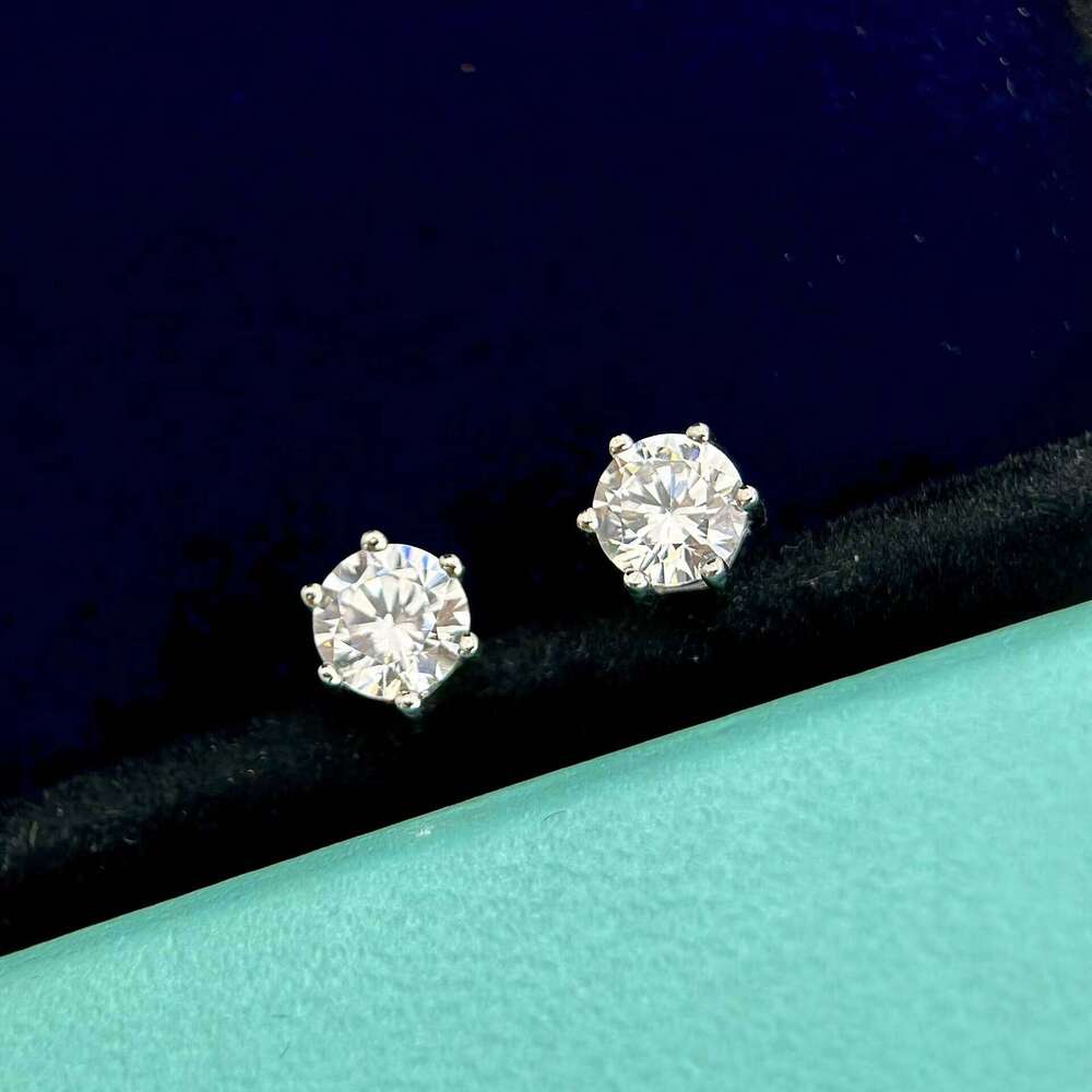 1 Karat Light S Sterling Sier Six-Claw Earrings Single-Item Essential Flash Moissanite