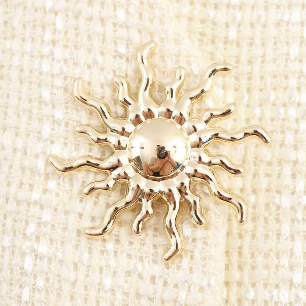 DHEssentials 2025 New Fashionable Elegant Women's Clothing with Unique Buckle Decoration, Little Chanel Style V-Neck Top