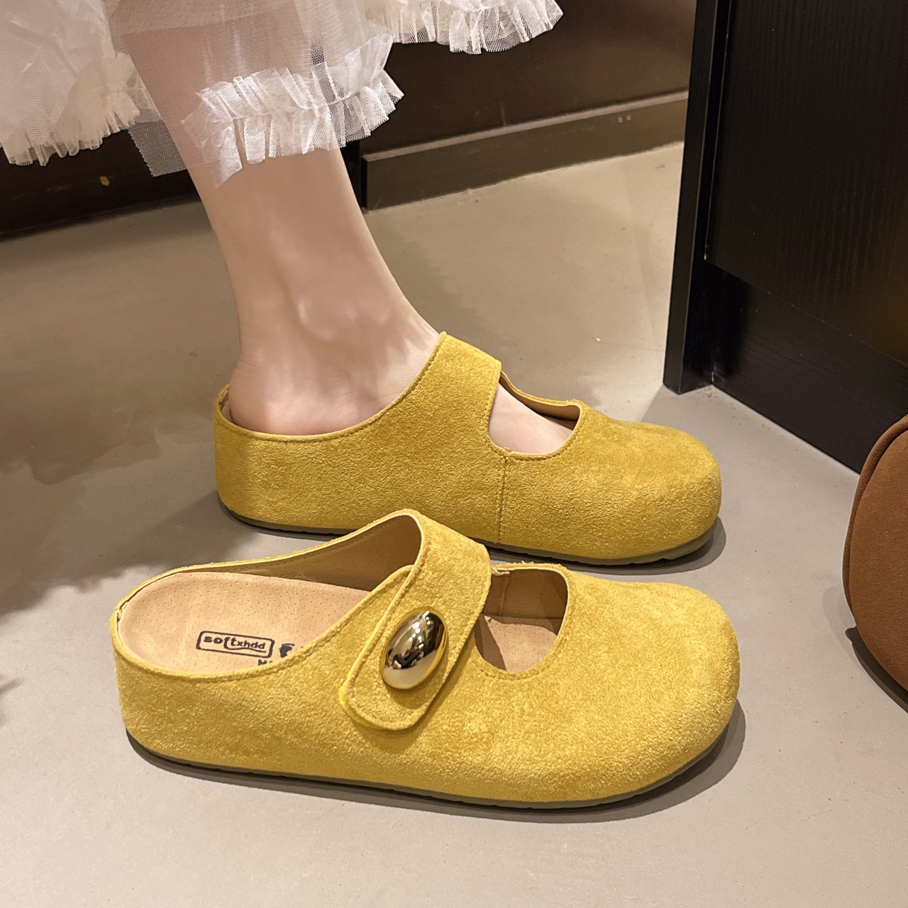 Autumn new designer women's shoes women's outdoor slippers new thick soled closed toe half slippers inner height increasing soft soled women
