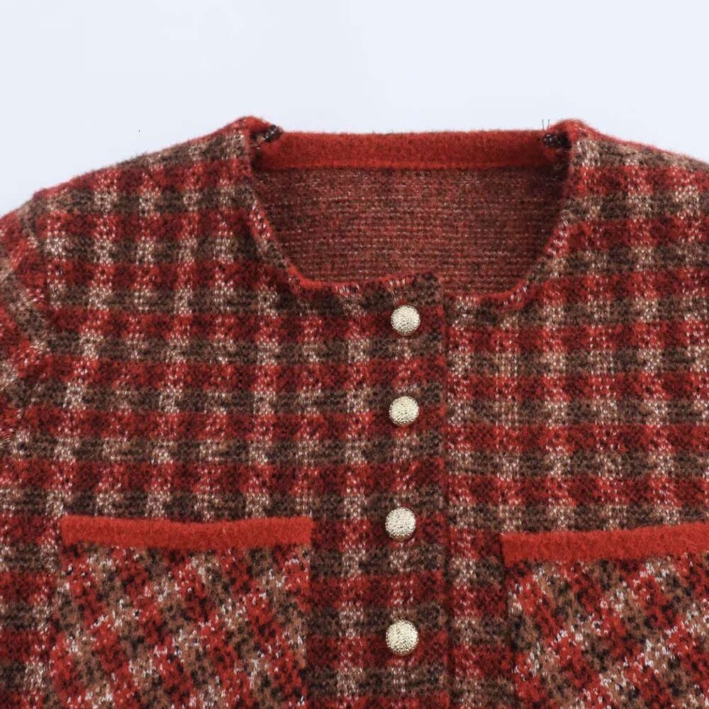 DHEssentials 2025 Autumn New French Style Soft Versatile Red Plaid Round Neck Knitted Sweater Cardigan