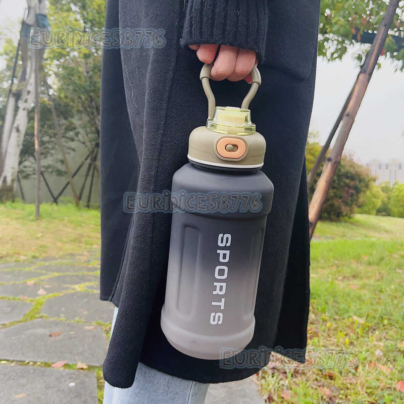 New Matte Gradient Summer Sports Fitness Water Bottle with High Aesthetic and Large Capacity Handle H250911