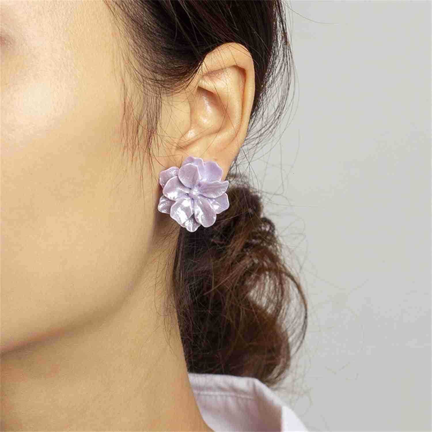 White Flower Acrylic Earrings Vintage Charm 3D Resin Gardenia Camellia Pear Blossom Flowers Plant Lightweight Stud Earrings for Women Wedding Bridal B