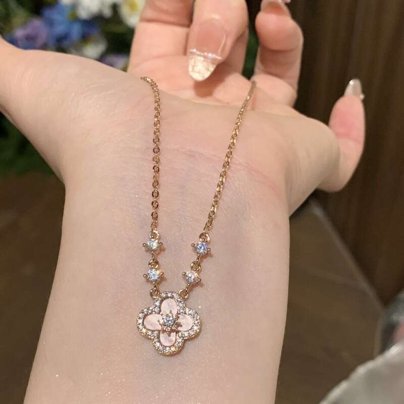 Light High-End Full Dia Pink Mother-of-Pearl Four-Leaf Clover Necklace Niche Design Exquisite Sweet Temperament Collarbone Chain