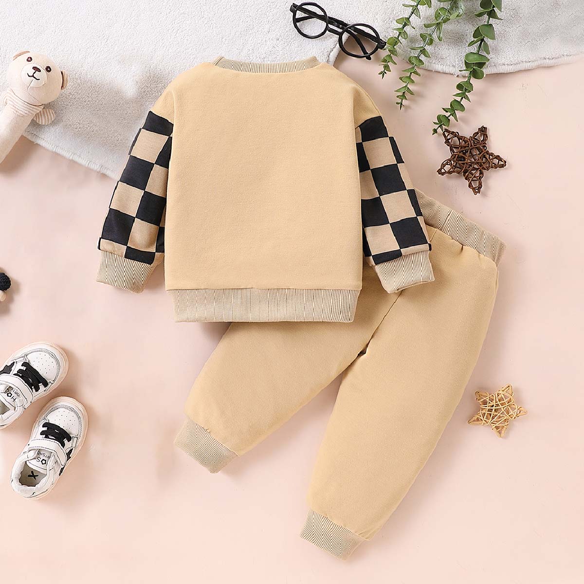 2-piece set of fashionable baby boys' cartoon bear 3D embroidered ribbed round neck patchwork plaid long sleeved hoodie and pants set for autumn 