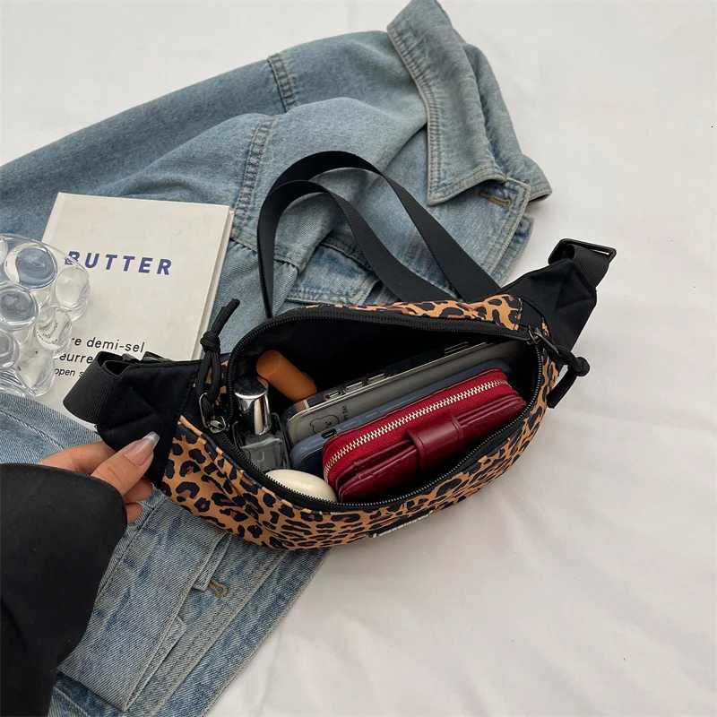 Large leopard print breast Bag Large capacity shoulder bag Crossbody bag The latest waist bag for summer 2024 Z250911