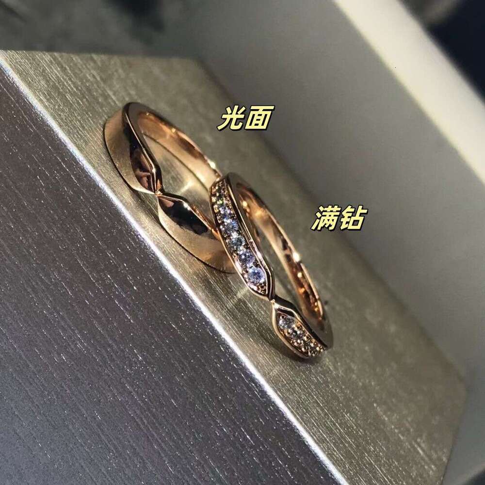 Shangjiamian Love Double Pointed Ring for Women Rose Gold Versatile Fashion Light Luxury Diamond V-shaped Couple Rings Geometric