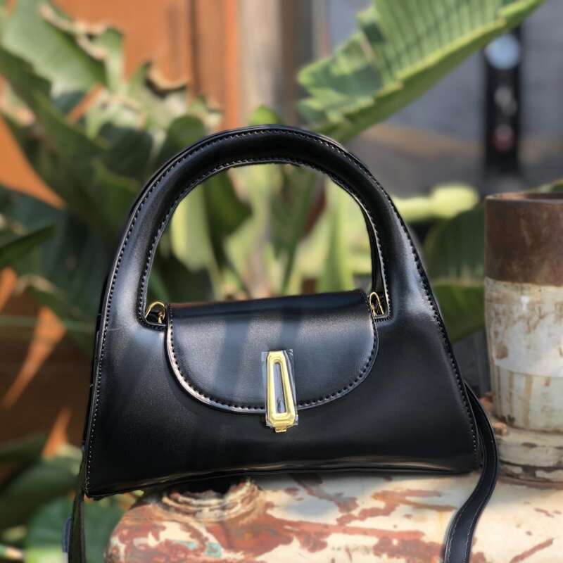 Niche Design High-End Retro Lock Handbag Female Korean Style All-Match Fashion Shoulder Messenger Bag