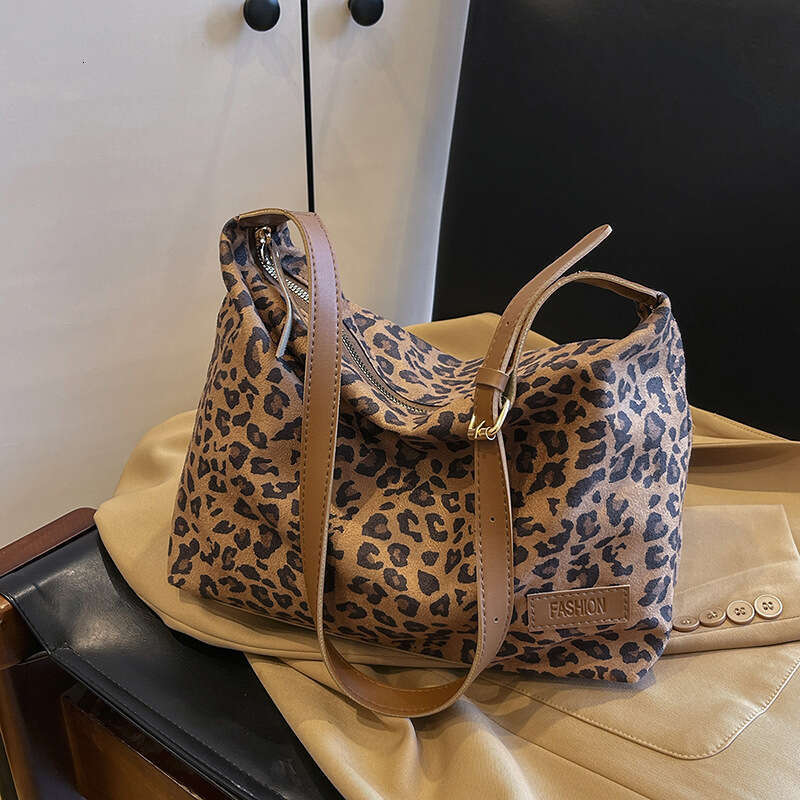 Trendy Texture Matte New Single Shoulder Designer Bags Crossbody Underarm Tote Lunch Box Square Large Capacity Leopard Print Women's Bag