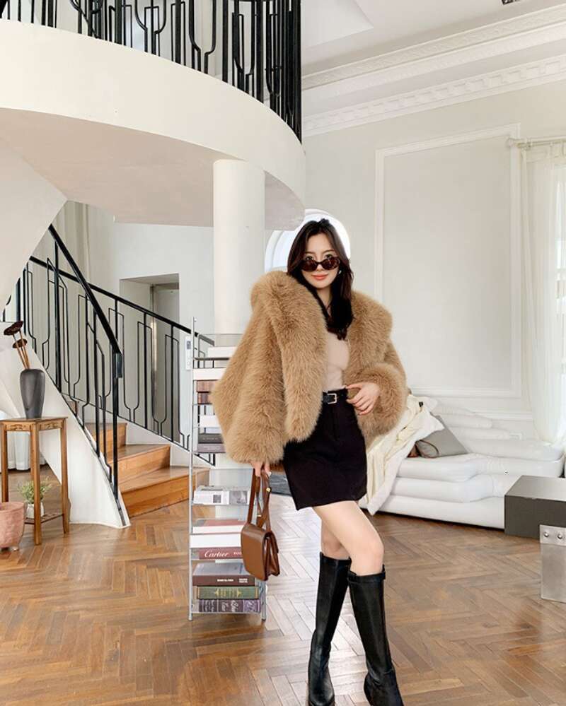 Women's Clothing New Fox Women's Artificial Autumn And Winter Thickened Haining Fashion Fur Coat Women