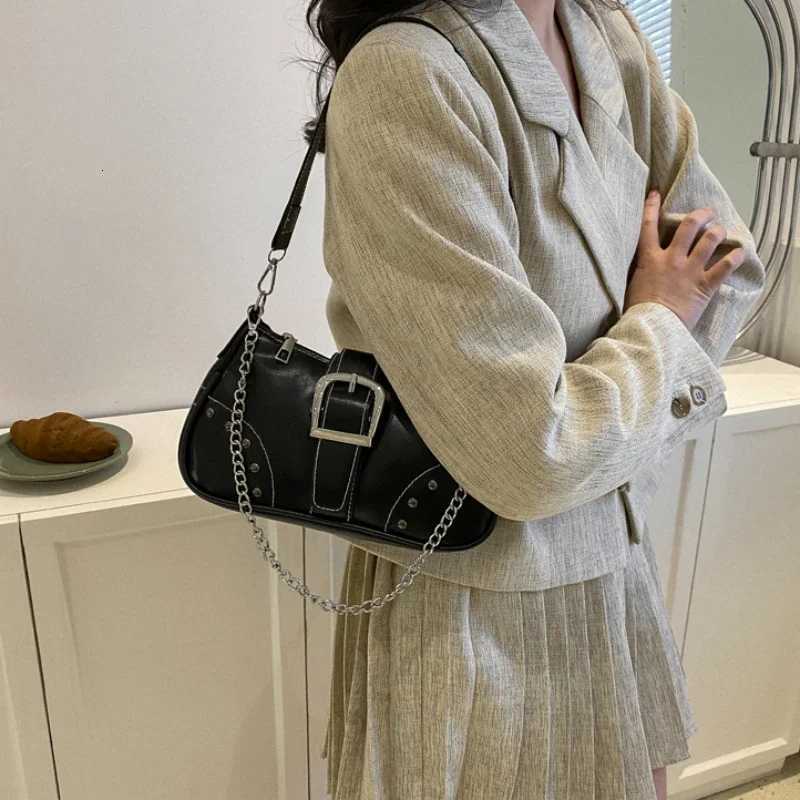 Vintage Womens Shoulder Bags Solid Color Ladies Underarm Bag Fashion Chain Small Handbags PU Leather Female Tote Purse Z250911