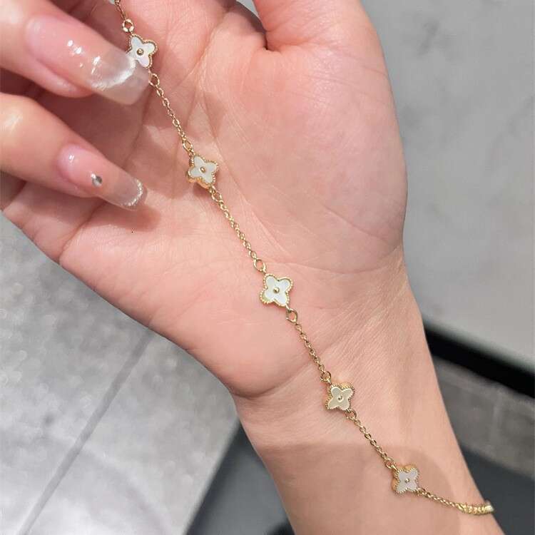Exquisite High-End Lucky Four-Leaf Clover Flower Bracelet for Women, Ultra Fairy Gentle Style, Light Niche Design Jewelry