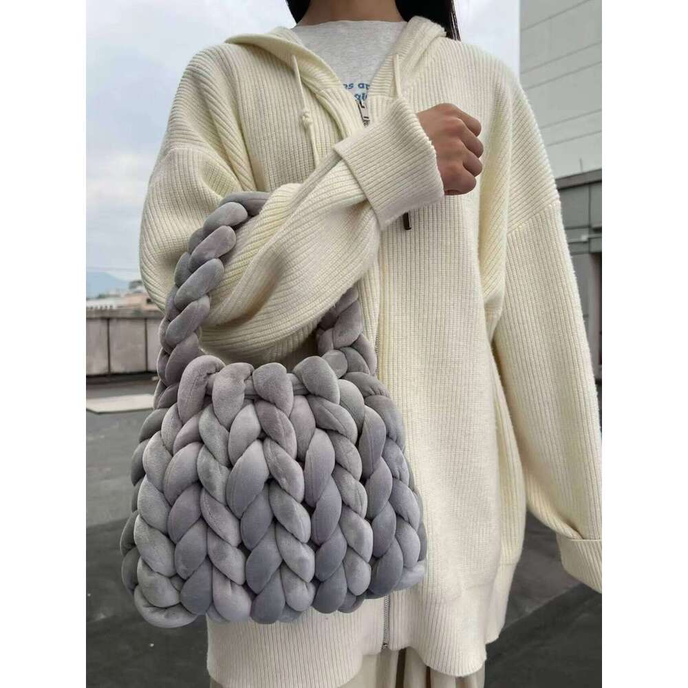 Designer Bags DIY Hand Crystal Core Spun Yarn Woven Hand-Held Mailman Bag Veet Handbag New Hot Selling