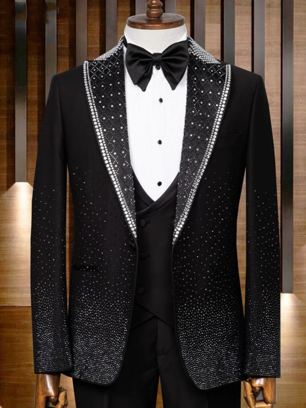 Designer Wedding Tuxedos 3Pcs Beaded Black Men Suit Fashion Peaked Lapel Single Breasted Evening Prom Groom Blazers Customized