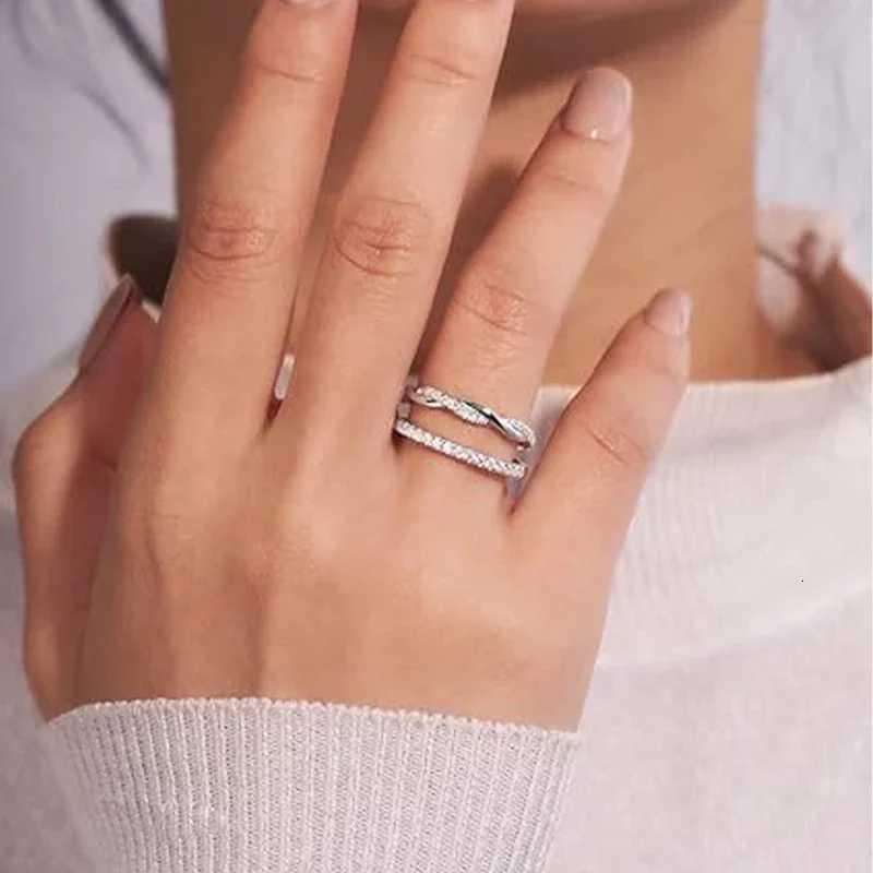CAOSHI Contemporary Style Twist Finger Accessory for Women 925 Sterling Silver with Sparkling CZ Ring Fancy Anniversary Jewelry W250911