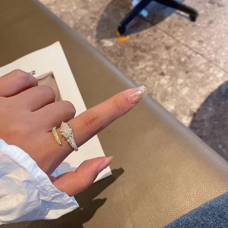 Crown zircon snake shaped open ring, spirit snake index finger ring, minimalist tail ring