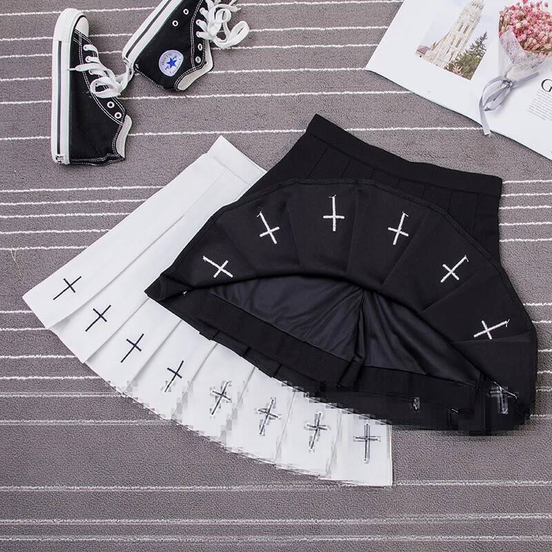 2024 Women Haruku Sweet Fresh Feeling High Elastic Waist Cross Embroidery black skirt Pleated Skirt dongdumaoyi