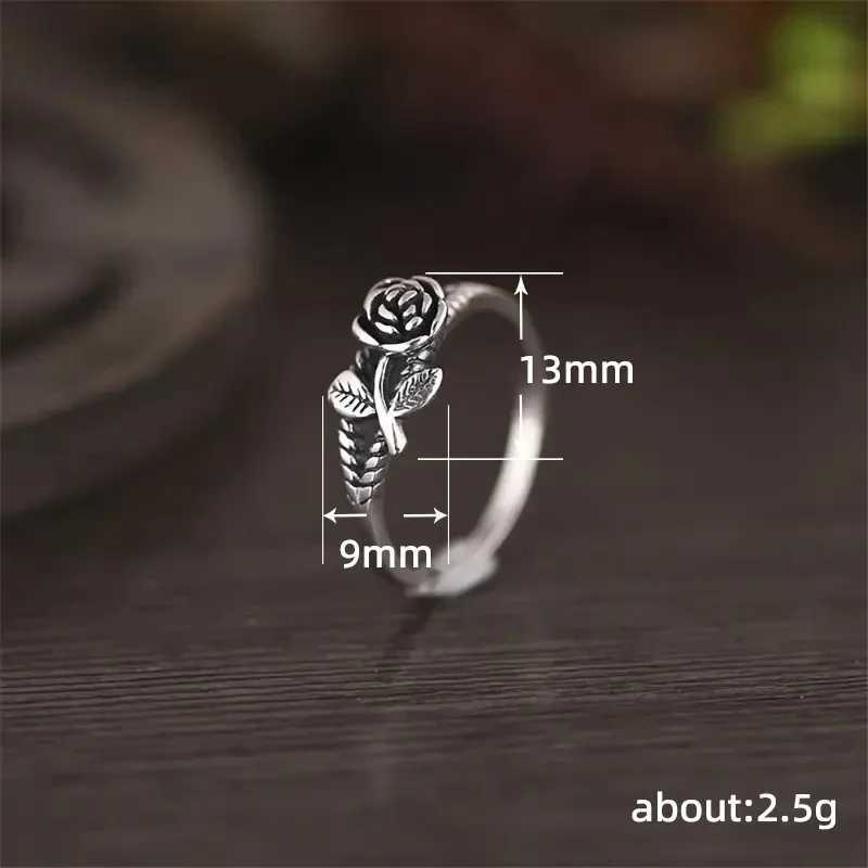 2025 New Retro Style Vintage Rose Blossoms Ring Three Dimensional Rose Classic Fine Circle Ring Charming Charm Finger Ring W250911