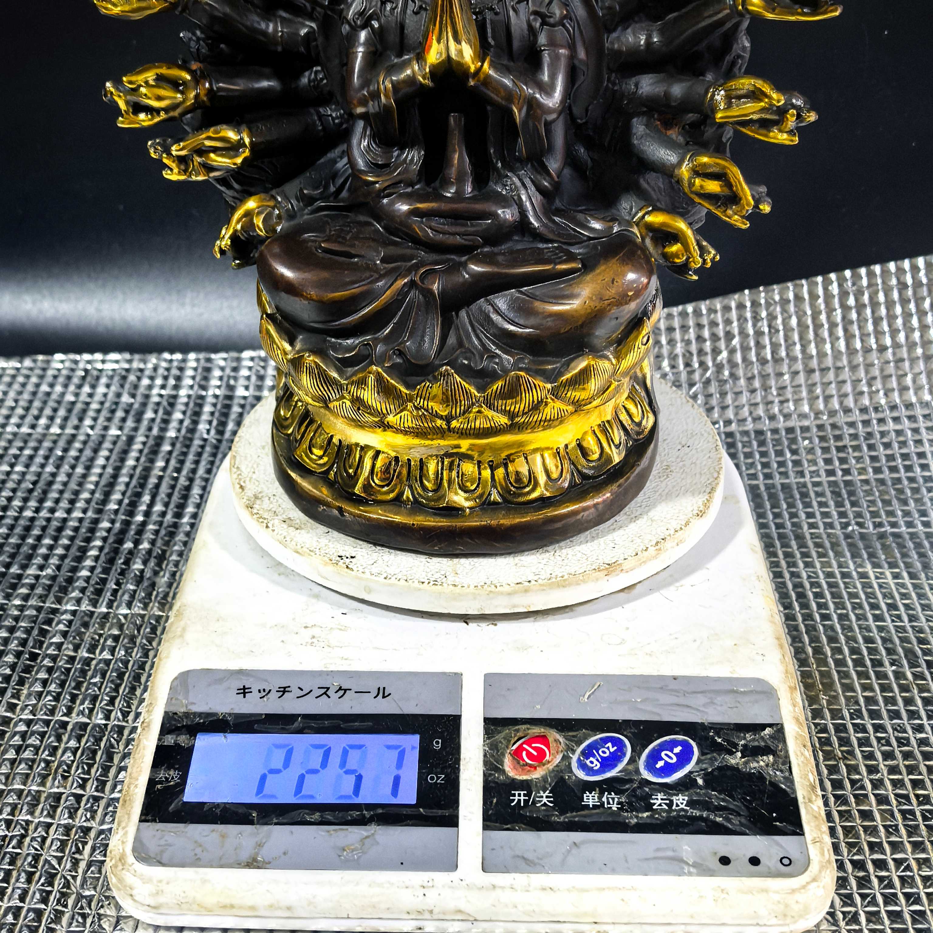 Antique bronze Thousand-armed Guanyin Bodhisattva pure copper ornaments seated statue of Guanyin Bodhisattva home Buddha statue worship