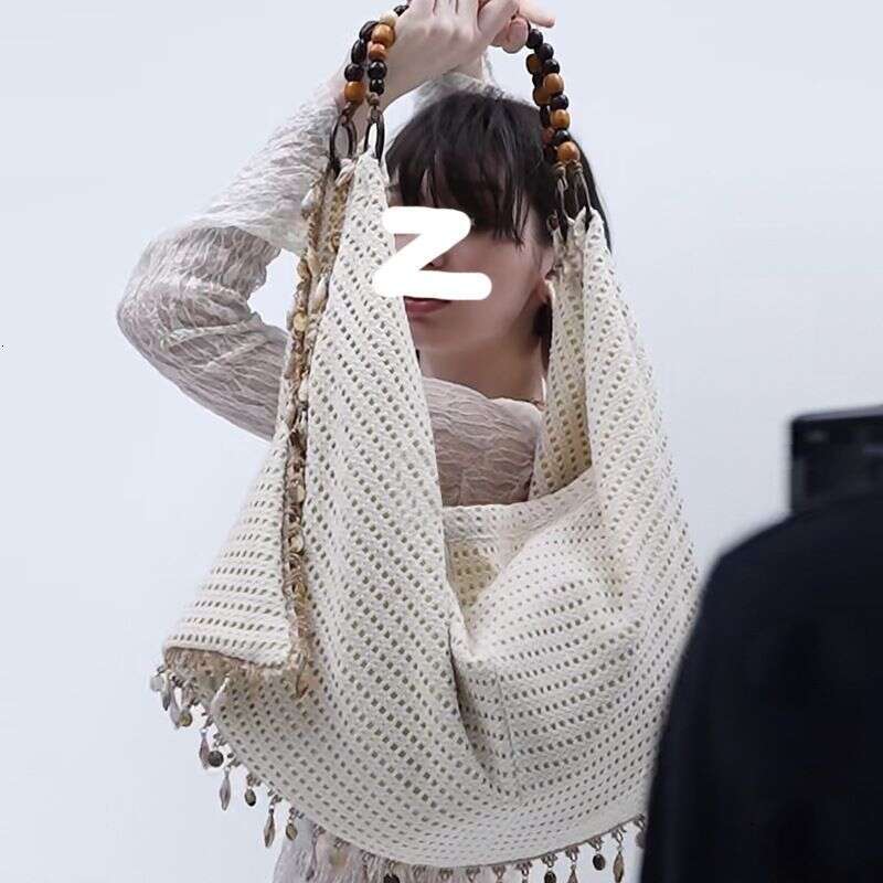 Niche Design Ladies Beaded Shoulder Strap Casual Style Large Capacity Shell Tassel Personalized Trend Bag