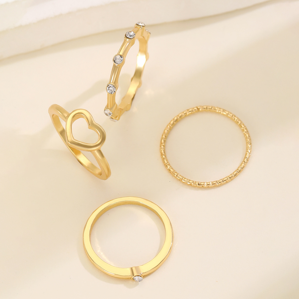 Hollow Heart Inlaid mond Fashion Simple Jewelry 2024 New Ring Set