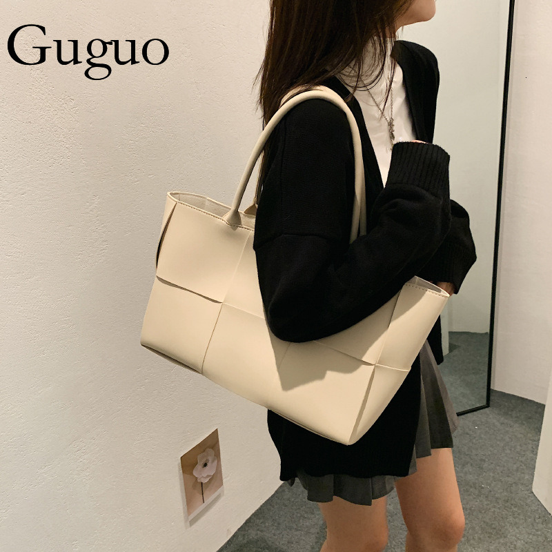 Guguo Free Shipping New Designer Bag Large Capacity Bag 2025 Fashion Woven Shoulder Bag Handheld Crossbody Bag Versatile Tote Bag