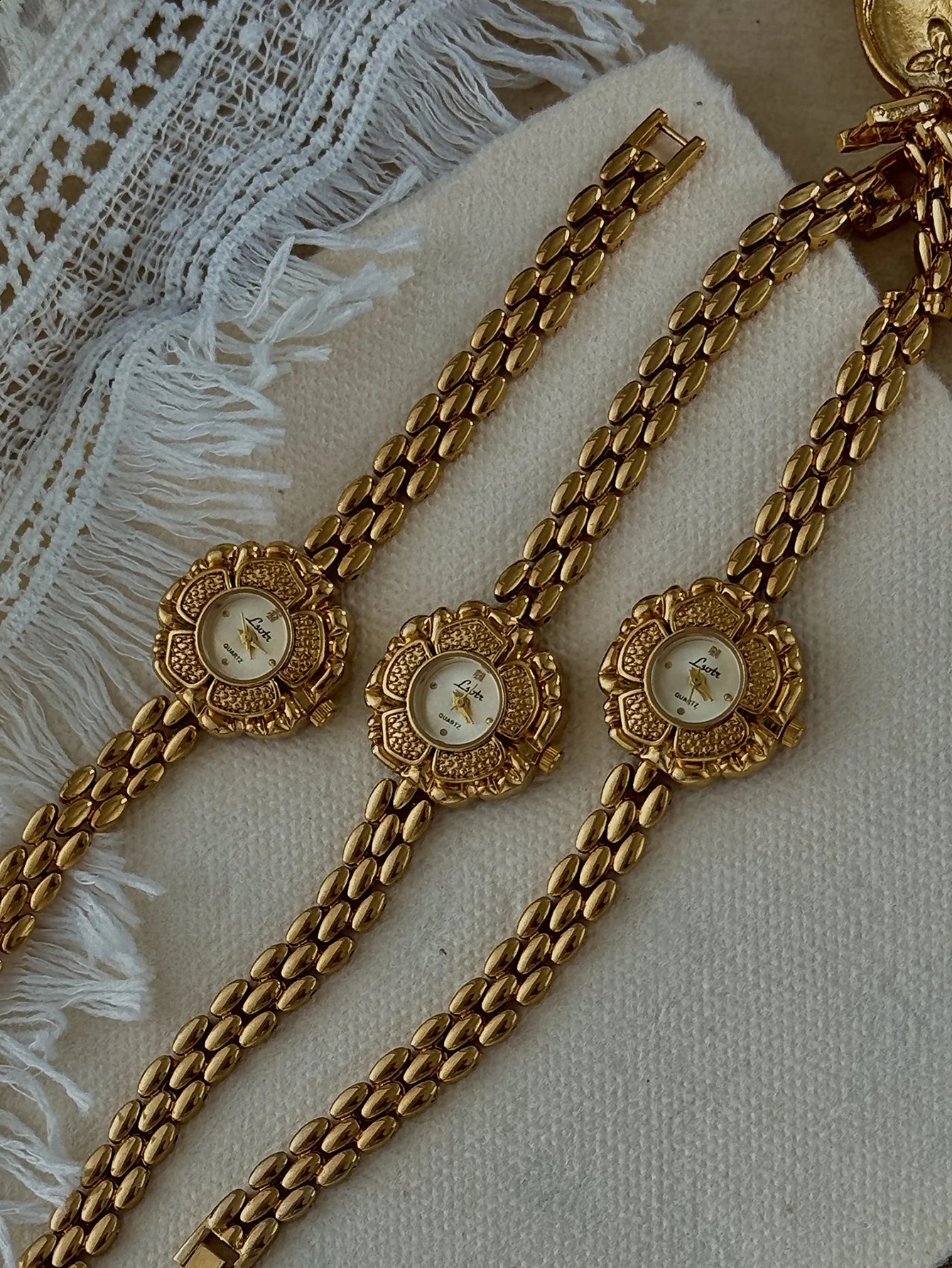 1 Piece of French Golden Retro Camellia Womens Watch Exquisite Elegant Personalized Fashionable Classy Suitable for Daily Wear Part250920