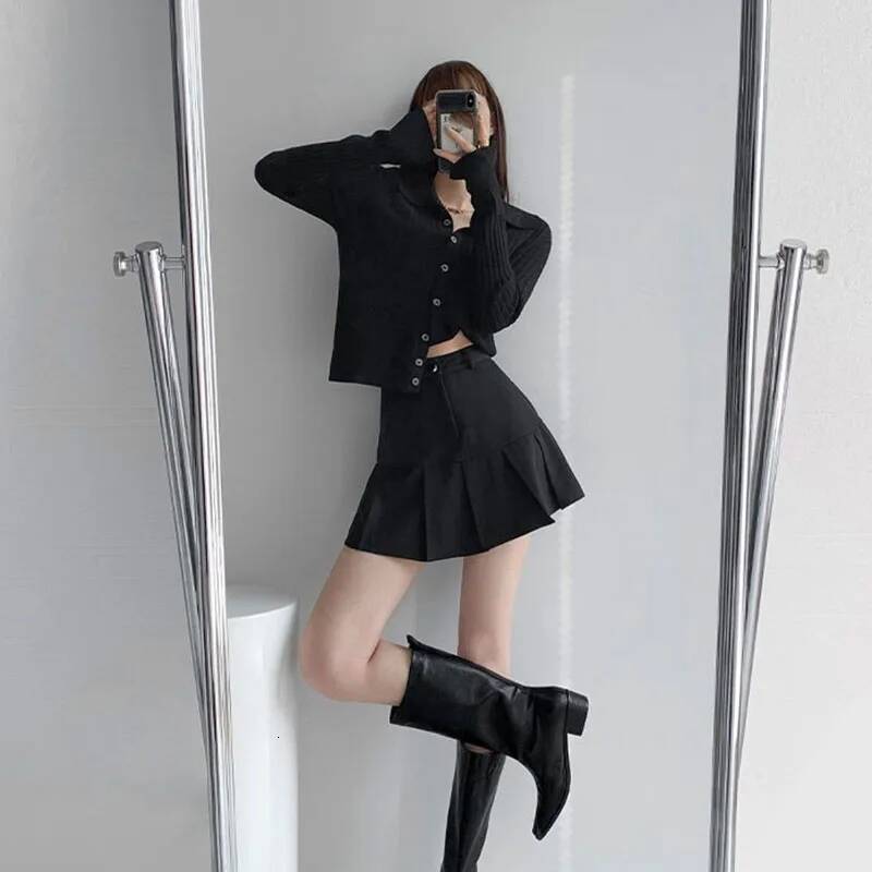 Y2K Vintage High Waist Pleated Women College Style Uniforms Safety Pants Mini Skirts Woman Korean Street Slim A-Line Skirt dongdumaoyi